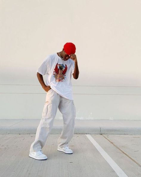 red beanie white graphic tee and cargo trousers pants // white trainers Wisdom Kaye, Guy Fits, Boys Fits, Men Street Fashion, Mens Trendy Outfits, Street Style Outfits Men, Boy Fits, Mens Outfit Inspiration, Mens Fashion Streetwear