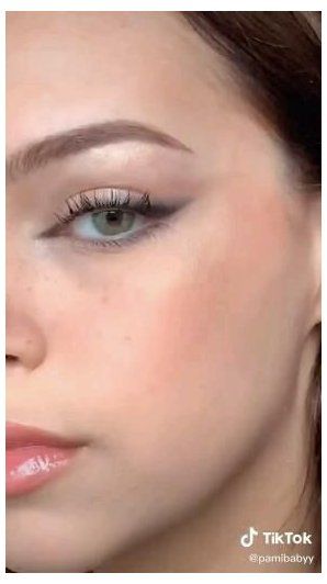 Maquillaje Aesthetic Natural, Aesthetic Honey, Mekap Mata, Smink Inspiration, Makeup Tutorial Video, Makijaż Smokey Eye, Brown Balayage, Honey Hair, Makeup Eyes