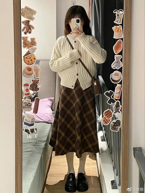 Lunar New Year Outfit Casual, New Year Outfit Casual, Lunar New Year Outfit, Flowy Outfits, New Year Outfit, Modest Girly Outfits, Outfit Everyday, Japan Outfit, Outfit Inspo Casual