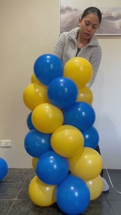 The easiest balloon stand #diy #balloon #balloons #decoration #balloondecoration Balloon Stand, Balloons Decoration, Balloon Stands, Diy Balloon, Balloon Decorations, Balloons