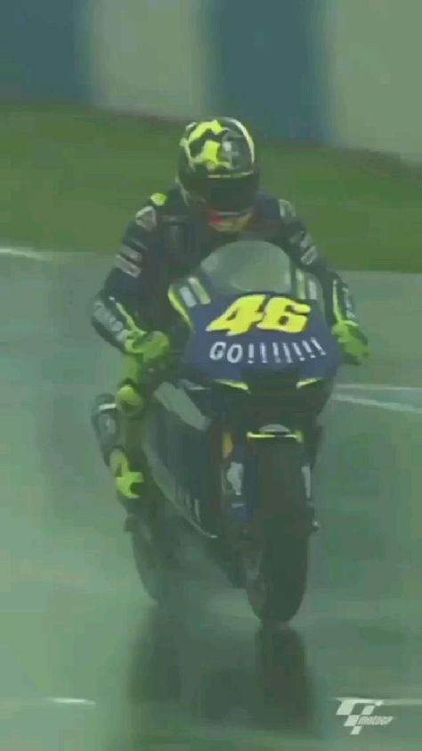 46 Bike Rider, Valentino Rossi Videos, Bike Race Video, Motorcycle Boys, Vr46 Valentino Rossi, Motogp Valentino Rossi, Vr 46, Car Animation, Best Motorbike