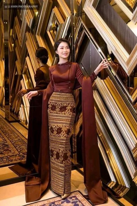 Burmese Traditional Dress, Baju Kurung Moden Style, Gaun Tulle, Cap Sleeves Dress, Style Batik, Traditional Thai Clothing, Myanmar Clothes, Filipiniana Dress, Baju Kurung Moden