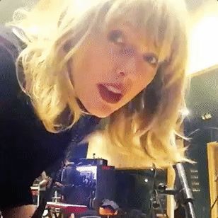 Swift 3, A Face, Blonde Hair, Taylor Swift, Swift, A Woman, Kiss, Gif, Blonde