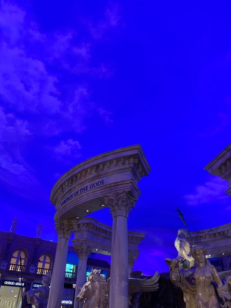 Blue sky with fountain structures Las Vegas Aesthetic, Vegas Aesthetic, Caesars Palace Las Vegas, Caesars Palace, Aesthetic Pics, Aesthetic Pictures, Palace, Las Vegas, Brain