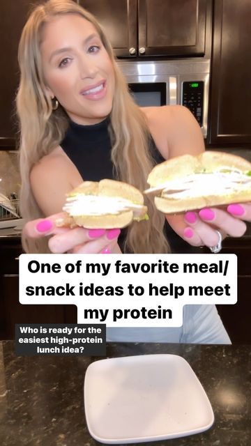 Danielle McClellan on Instagram: "Thanks @onemightymill for some of the best tasting bagels I’ve ever had. Sandwiches are an easy and filling way to help meet your protein goal. #bagel #easylunch #quicklunch #protein #mealplan #dietitiansofinstagram #countingmacros #trackingmacros #easymealideas #weightlosstips #howtoloseweight" High Protein Bagel Toppings, High Protein Bagel Sandwich, Protein Filled Lunches, High Protein Sandwiches Lunch Ideas, High Protein Quick Lunch, Macro Lunch Ideas, Bagel Lunch Ideas, Bagel Fillings Ideas, High Protein Lunch Ideas Easy