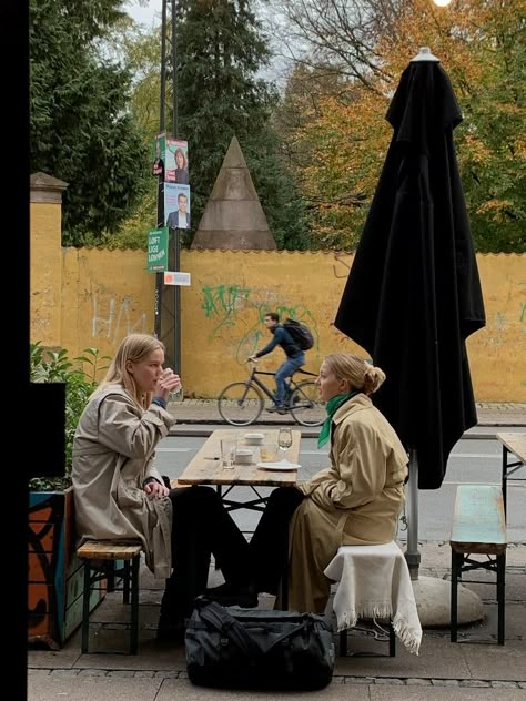 Copenhagen Winter Aesthetic, Coffee With Friends Aesthetic, Copenhagen Lifestyle, Copenhagen Vibes, Copenhagen Autumn, Copenhagen Aesthetic, Nordic Lifestyle, Maximalist Home, Nomad Lifestyle