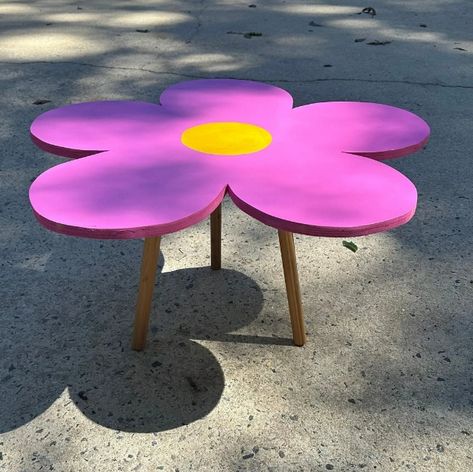 Etsy Finds | Flower Coffee Table | Cute Dopamine Decor | Dopamine Home Decor Aesthetic | Funky Room Diy Maximalist, Flower Coffee Table, Bedroom Side Table Ideas, Modern Side Table Design, Side Table Styling, Cool Coffee, Custom Coffee Table, Side Table Decor, Flower Table