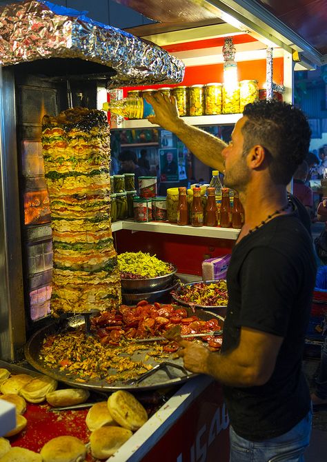 Kebab Restaurant, Suleymanyah, Kurdistan, Iraq  © Eric Lafforgue Kebab Restaurant, Doner Kebabs, Kurdish Food, Easy Ethnic Recipes, Desi Street Food, Doner Kebab, Eric Lafforgue, Food Street, Eastern Cuisine