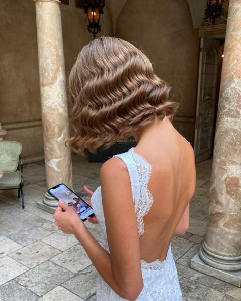 Bride Wedding Hair Short, How To Style Short Hair Wedding, Short Occasion Hair, Wedding Bride Hairstyles For Short Hair, Vintage Short Wedding Hair, Short Hairstyle Wedding Women, Short Curls Wedding Hair, Short Hair Styling Ideas For Wedding, Short Fine Wedding Hairstyles