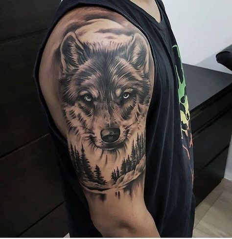 Wolf tattoos are one of the most popular tattoos for men due to their primordial force and powerful ferocity meaning. Wolf Tattoo Shoulder, Kurt Tattoo, Wolf Girl Tattoos, Tattoo Homme, Wolf Tattoos Men, Animal Sleeve Tattoo, Wolf Tattoo Sleeve, Regnul Animal, Tattoo Shoulder