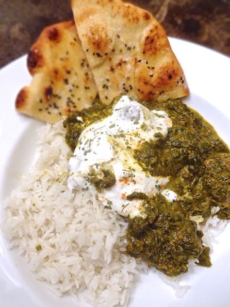 Scrumpdillyicious: Indian Beef and Spinach Saagwala Curry Saag Gosht Recipe, Spinach Indian Recipes, Saag Gosht, Lamb Saag, Ground Beef And Spinach, Creamy Spinach Sauce, Saag Recipe, Gosht Recipe, Punjabi Cuisine