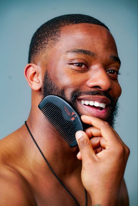 Does Beard Oil Expire 2023? Drip Photos, Beard Photography, Japanese Short Hair, Beard Products, Black Men Beards, Yarn Twist, Grooming Style, Mens Hair Care, Studio Poses