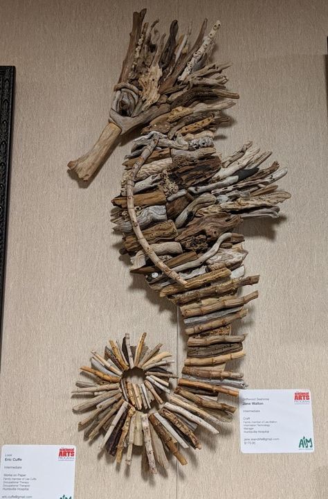 Driftwood Seahorse, Tre Kunst, Twig Crafts, Driftwood Diy, Driftwood Art Diy, Twig Art, Driftwood Projects, Driftwood Wall Art, Driftwood Sculpture