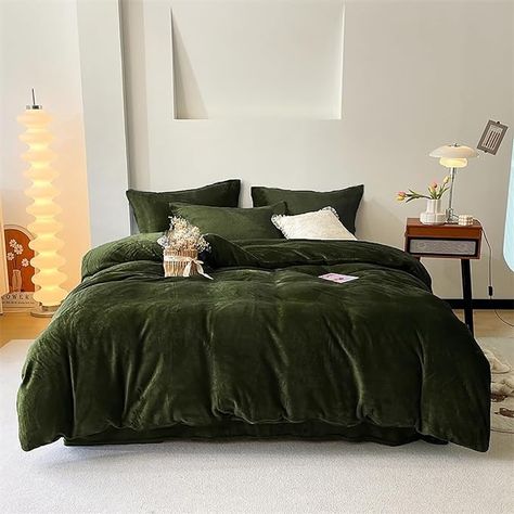 Amazon.com: Luxlovery Army Green Velvet Comforter Set Full Dark Green Flannel Bedding Comforter Set Blackish Green Minimalist Bedding Set Heavyweight Soft Blanket Quilts Modern Winter Warm Comforter Set : Home & Kitchen Hunter Green Bedding, Green Velvet Comforter, Minimalist Bedding Sets, Minimalist Bedding, Green Comforter Sets, Green Comforter, Velvet Comforter, Green Minimalist, Bedding Comforter