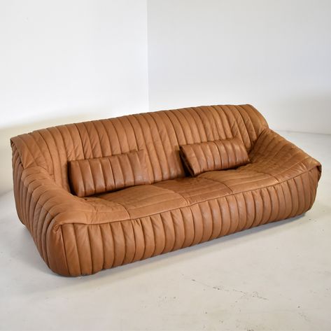 Listed on VNTG.com: Sandra sofa by Anne Hieronimus for Cinna, 1970s | #vntg #vintage 70s Furniture Sofas, 1970s Couch, 70s Orange Couch, 1970s Sofa, Antique 1960 1970 Barclay Brand Sofa Beige And Wood, 70s Sofa Leather, Mid Century Sofa, Leather Lounge Chair, Leather Lounge