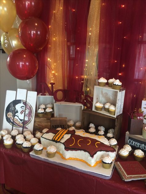 Fsu Party Ideas, Fsu Graduation Party Ideas, Fsu Graduation Party, Fsu Party, Grad Party Cake, Graduation Party University, Graduation Party Table Decorations, Grad Open House, Asu Graduation