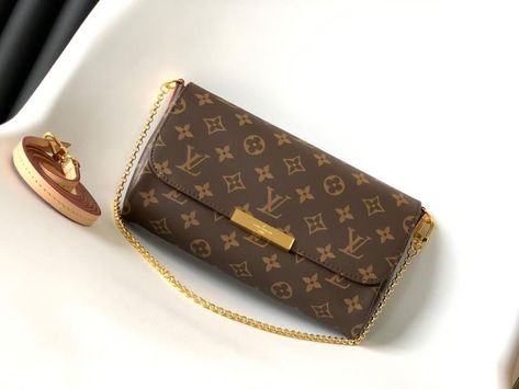 Tommy Hilfiger Bag, Louis Vuitton Favorite Mm, Favorite Mm, Louis Vuitton Favorite, Tote Outfit, Lv Monogram, Designer Shoulder Bags, Mini Crossbody Bag, Satchel Handbags