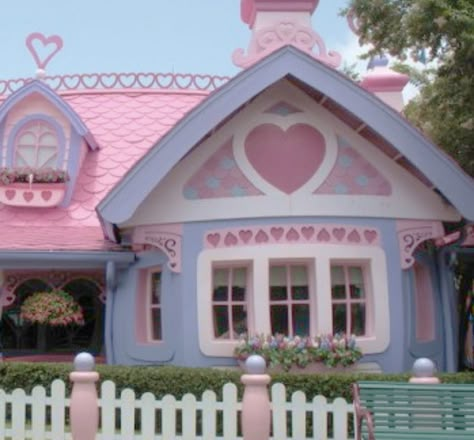 Coquette House, Pink Saturday, Hello Kitty House, Cute House, Pink Houses, Cute Room Decor, Everything Pink, Pretty House, Pretty Places