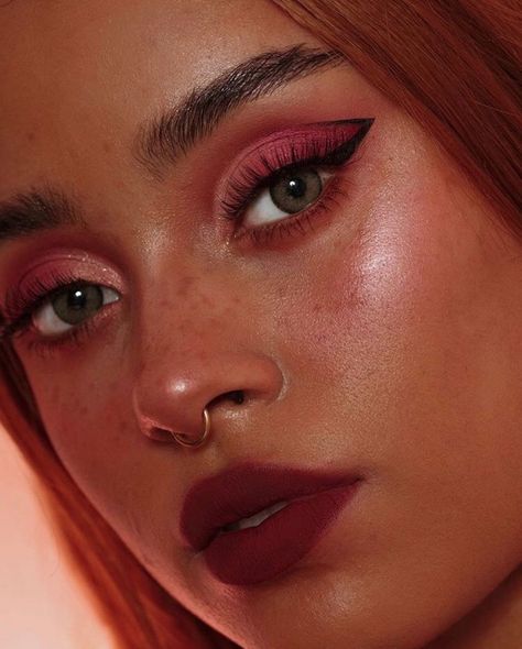 Untitled Kali Ledger, Netflix Show, Simple Makeup Looks, Colourpop Cosmetics, Creative Makeup Looks, Beauty Makeup Tips, Lipstick Makeup, Perfect Makeup, Girls Makeup