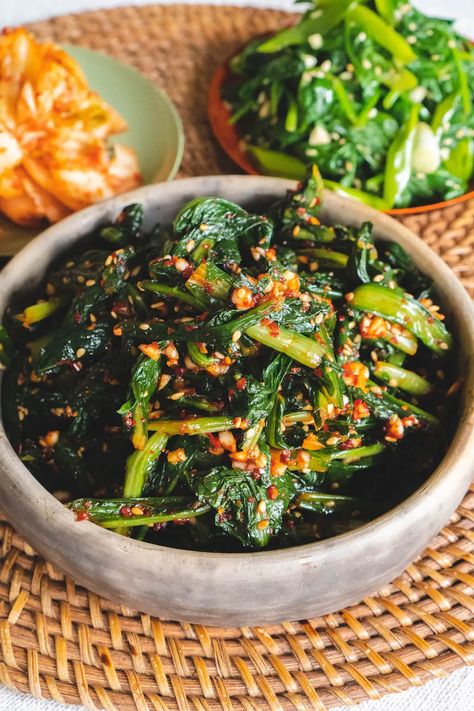 Korean Dandelion Greens Side Dish - Carving A Journey How To Eat Dandelion Greens, Asian Greens Recipe, How To Cook Dandelion Greens, Dark Greens Recipes, Dandelion Leaf Recipes, Dandelion Recipes Greens, Vietnamese Side Dishes, Dandelion Food, Power Greens Recipe