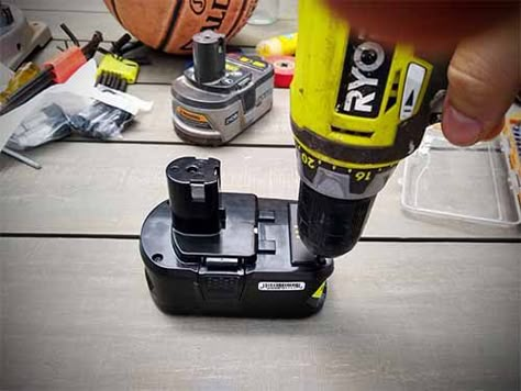 Ryobi Battery Charging Station, Ryobi Power Tools, Cordless Drill Batteries, Battery Hacks, Ryobi Battery, Basic Electrical Wiring, Tool Box Diy, Ryobi Tools, Home Electrical Wiring