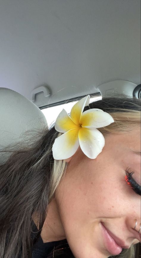 hawaiian plumeria Shelby Core, Hawaiian Plumeria, Aesthetic Core, + Core + Aesthetic, My Aesthetic, My Hair, Flowers, Hair