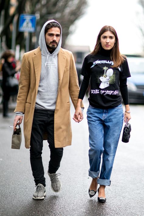 Milan Fashion Week Street Style Fall 2016 | POPSUGAR Fashion Outfit Couple, Milan Fashion Week Street Style, Baggy Style, Look Short, Stylish Couple, Popsugar Fashion, Winter Mode, Milano Fashion Week, Looks Street Style