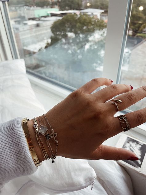 gold jewelry inspo. stacked bracelets. gold rings. christian dior ring. diamond jewelry. Stacked Bracelets Gold, Christian Dior Ring, Stacked Bracelets, Wrist Stacks, Aesthetic Jewelry, Bracelets Gold, Dior Ring, Ring Diamond, Jewelry Inspo