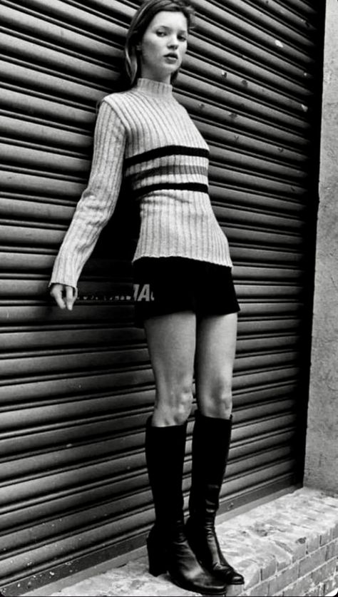 Kate Moss Outfit, 2023 Sweater, Kate Mess, Kate Moss Style, 90s Model, Outfit 90s, Emma Chamberlain, Jane Birkin, Mode Inspo