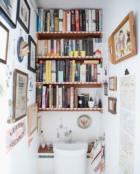 Is there anything more relaxing than reading your favorite book in the bath? Bathroom View, Powder Room Design Ideas, Downstairs Wc, Shelves Over Toilet, Bathroom Shelves Over Toilet, Room London, Over Toilet, Powder Room Design, Toilet Room