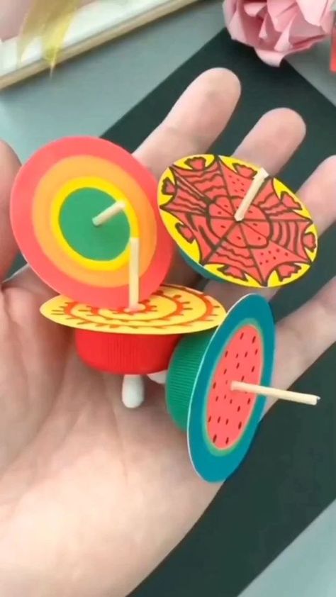 Hand Crafts For Kids, Kraf Diy, Diy Crafts For Kids Easy, Fun Easy Crafts, Bloxburg House Ideas, Camping Crafts, Paper Crafts Diy Kids, Fun Crafts For Kids, Fun Diy Crafts