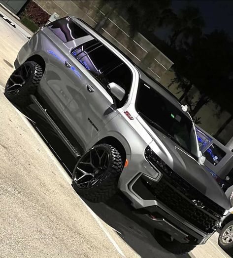 Chevy Suv Tahoe, Yukon Car, Chevy Suv, Jet Privé, Badass Jeep, Silverado Truck, Custom Chevy Trucks, Lifted Chevy, Chevy Pickup Trucks