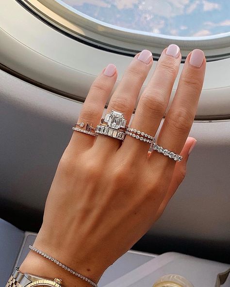 The Most Popular Rings: 2021 Engagement Ring Trends ★ ring trends three stones diamonds wedding set gold Trending Engagement Rings, Ring Trends, Modern Engagement Rings, Diamond Wedding Sets, Best Engagement Rings, Eternity Bands, Ootd Fashion, Bling Bling, Jewelry Trends