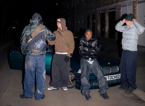 Uk Streetwear Aesthetic, 2000s Fashion Men, London Streetwear, Uk Streetwear, God Pics, Clothing Art, Streetwear Aesthetic, Men Fits, 2000s Fashion