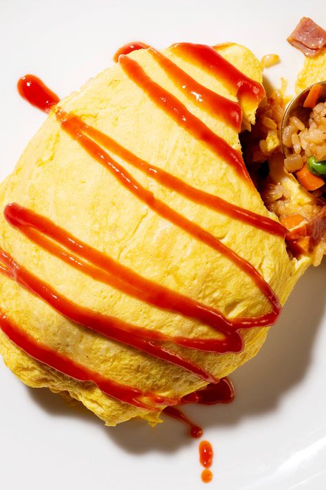 Rice Omelet Recipe, Omelet Rice Recipe, Ketchup Rice, Omurice Recipe Japanese, Omurice Recipe, Japanese Home Cooking, No Meat, Japanese Home, Japanese Rice