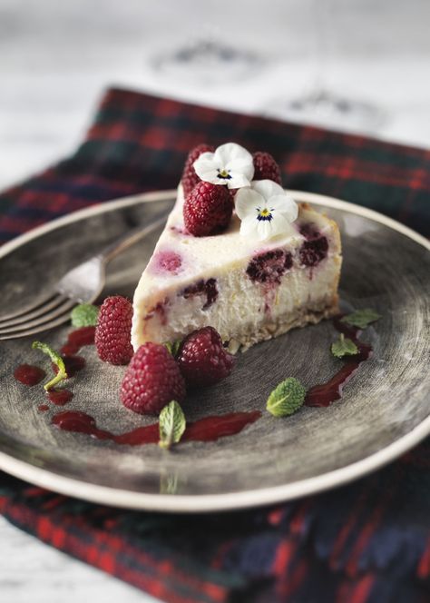 Cranachan Cheesecake, Burns Night Menu, Scottish Dinner, Burns Dinner, Scottish Desserts, Dinner 2023, Savory Cheesecake, Burns Supper, Scottish Food