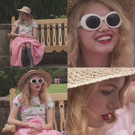 Oh, darling! — Style Guide: Cassie Ainsworth (Skins) Cassie Outfits, Cassie Ainsworth, Cassie Skins, Metallic Tights, Star Tights, Arizona Robbins, Skin Aesthetics, Amanda Wakeley, Skins Uk