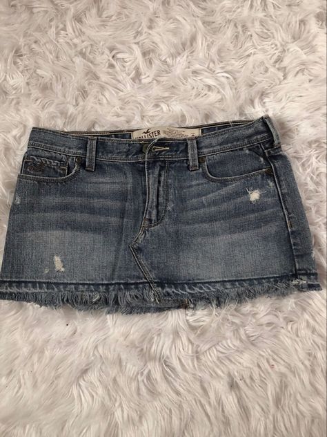 Low Rise Jean Skirt, Micro Denim Skirt, Low Rise Denim Skirt, Hollister Skirt, Mini Jean Skirt, Outfits 2000s, Christmas Clothes, 2000s Fashion Outfits, Summer Is Coming