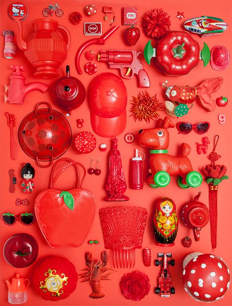 Set Design of various objects ordered by color range. Red Objects, Things Organized Neatly, Aesthetic Objects, Simply Red, Crazy Colour, Colour Board, Red Aesthetic, Happy Colors, Color Textures