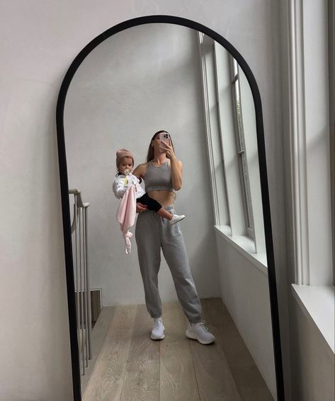 Lauren Ireland, Motherhood Journey, Postpartum Recovery, Love Style, Smile Face, Family Love, Family Time, Beauty Tips, Mom Life