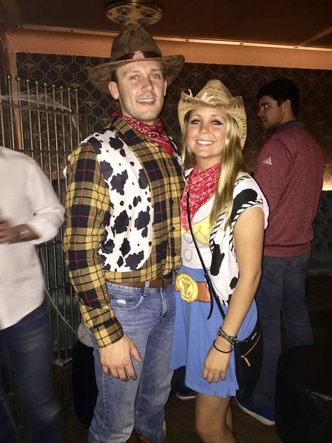 Woody and Jessie Couples Halloween Costume Jesse And Woody Costume Couple Diy, Woody And Jesse Costume Couple, Jessie Halloween Costume, Apple Costume, Woody Costume, Woody And Jessie, Holloween Costume, Cute Couple Halloween Costumes, Halloween 2017