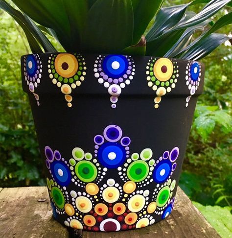 Half Rainbow Mandala Pattern Mandala Dot Painting, Rainbow Mandala, Flower Pot Art, Terra Cotta Pot Crafts, Flower Pot Design, Painted Pots Diy, Painted Plant Pots, Painted Clay Pots, Clay Flower Pots