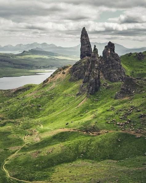 Scotland Landscape, Isle Of Skye Scotland, Fairy Pools, Skye Scotland, Landscape Photography Tips, Landscape Designs, Landscape Pictures, Isle Of Skye, Rock Formations