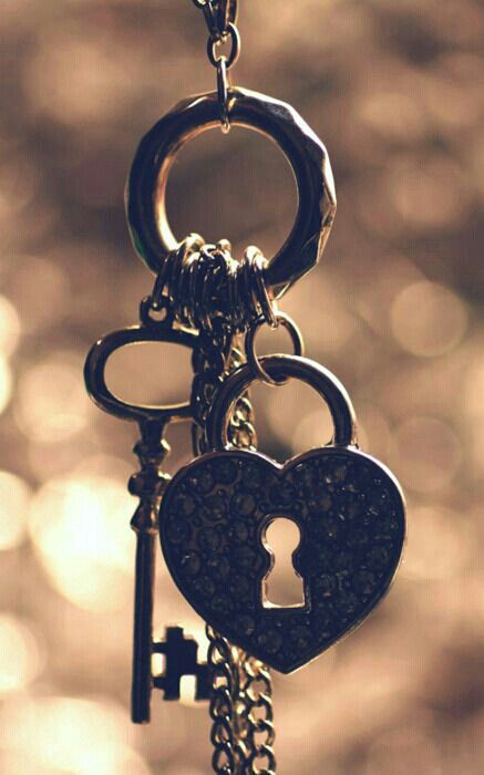 Unlock the love Under Lock And Key, Old Keys, Key Jewelry, Heart Lock, Antique Keys, I Love Heart, Key To Happiness, My Funny Valentine, Bohol