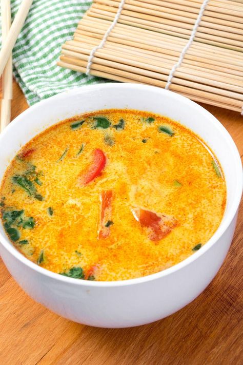 Thai Curry Sauce, Mango Curry, Thai Curry, Curry Sauce, Chilli Sauce, Fine Food, Curry Chicken, Asian Recipes, Pesto