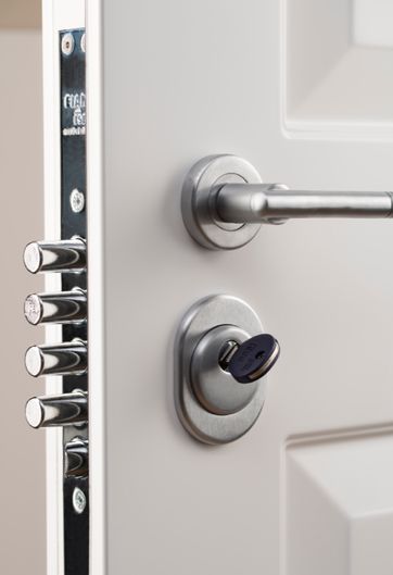 High security residential doors House Protection, Door Lock System, Burglar Proof, Locker Designs, Steel Security Doors, High Security Locks, Home Decor Wallpaper, Vault Doors, Home Security Tips