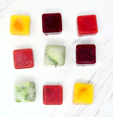 Flavored Ice Cube Recipes, Mint Ice Cubes, How To Make Juice, Ice Cube Recipe, Flavored Ice Cube, Flavored Ice Cubes, Juice Ice Cubes, Carb Dishes, Frozen Juice