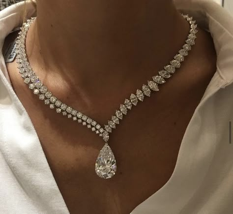 Neck Pieces Jewelry, Bridal Jewels, Expensive Jewelry Luxury, My Aesthetic, Luxe Jewelry, Family Jewellery, Luxury Jewellery, Diamond Jewelry Designs, White Queen