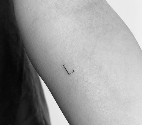 Small Icon Tattoos, Tiny L Tattoo, Now You See Me Tattoo, Tiny Tattoo Letter, Minimalist Tattoo Letters, The L Word Tattoo, Initial Tattoo For Men, O Initial Tattoo, Fay Tattoo