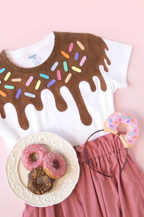 Simple Donuts, Donut Costume, Sewing Simple, Easy Donuts, Donut Shirt, Diy Donuts, Rainbow Diy, Upcycle Clothes Diy, Donut Party